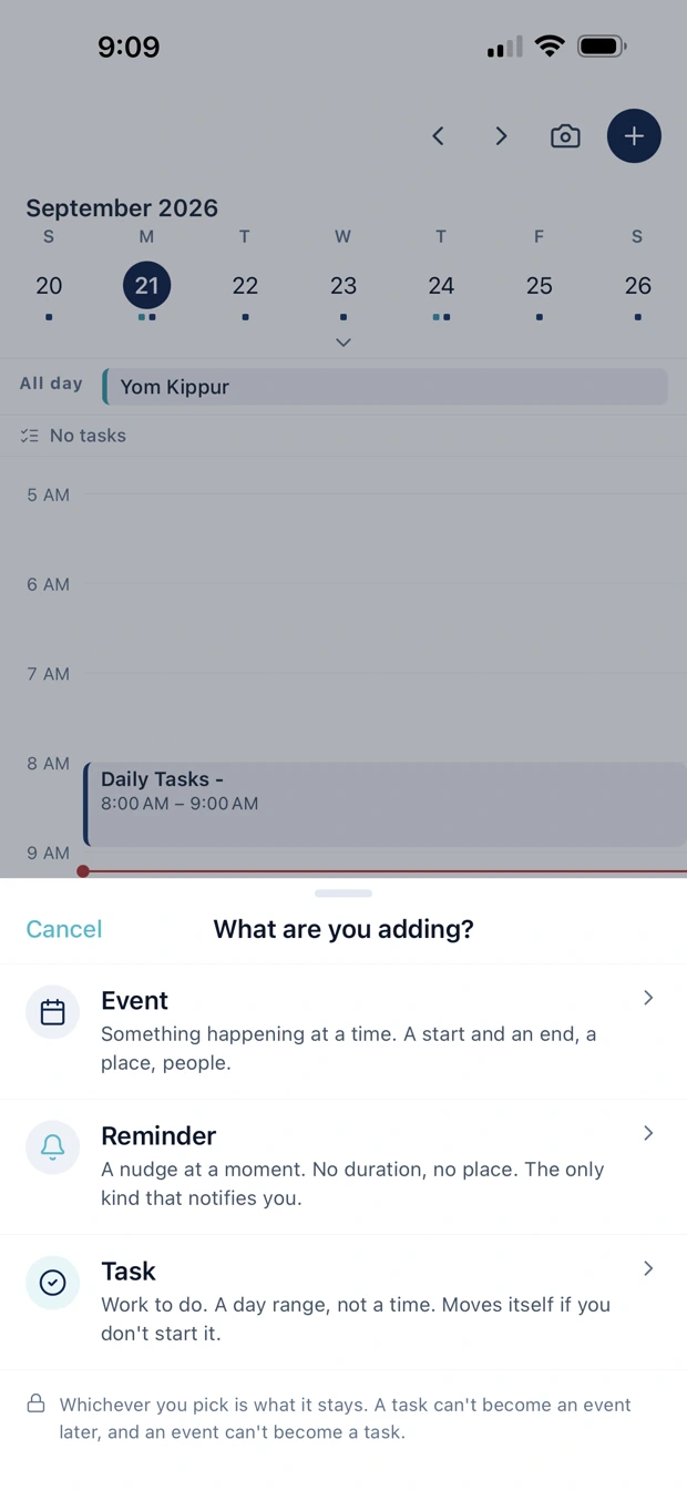 A sheet for adding an event, a reminder or a task, over the week's calendar.